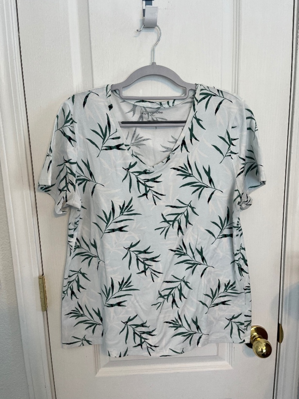 Ann Taylor tshirt